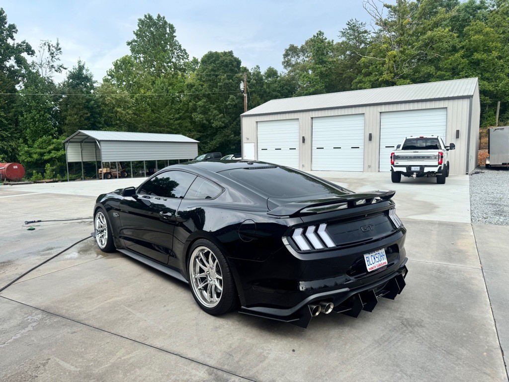 2020 Ford Mustang Image 3