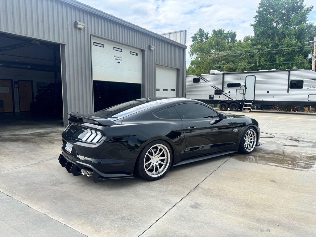 2020 Ford Mustang Image 5