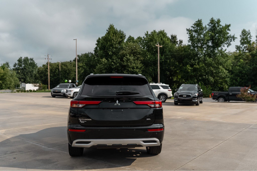 2023 Mitsubishi Outlander Image 4