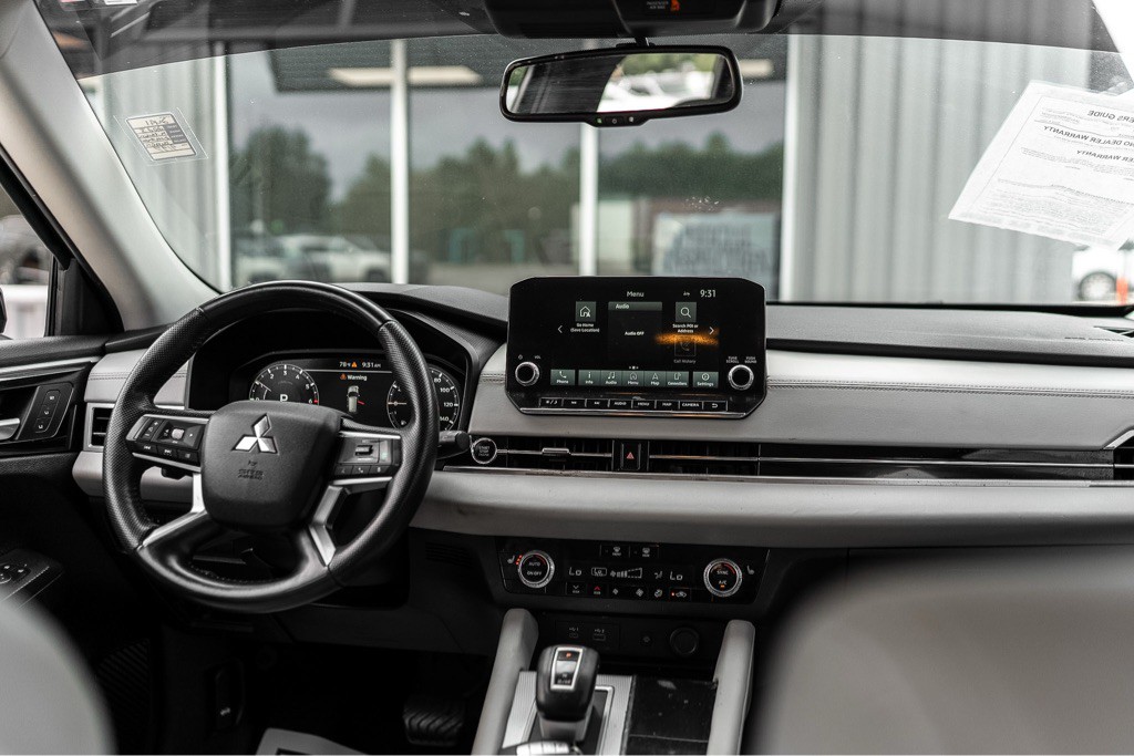 2023 Mitsubishi Outlander Image 7