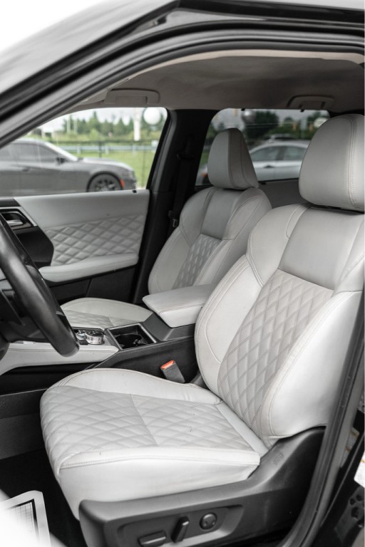 2023 Mitsubishi Outlander Image 8