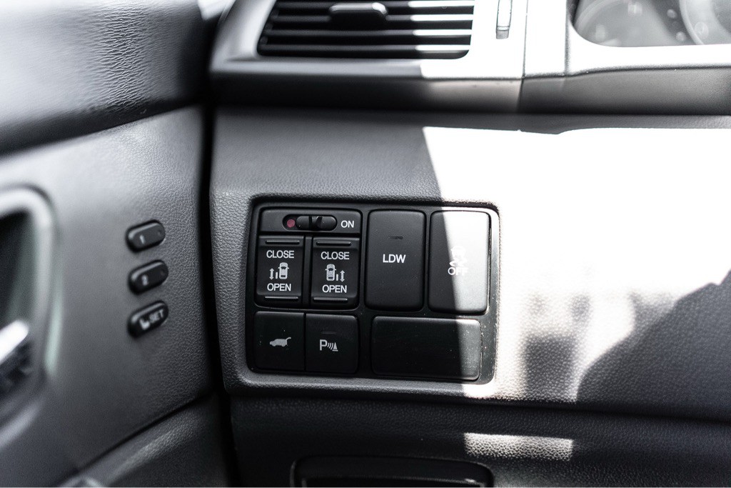 2015 Honda Odyssey Image 17
