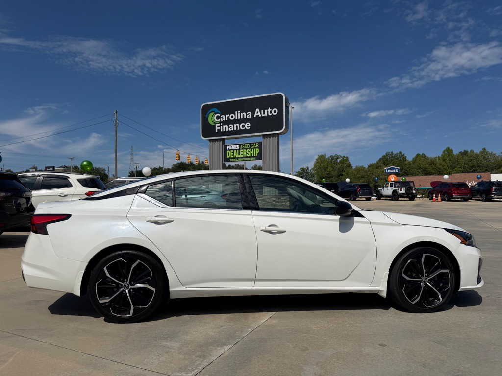2024 Nissan Altima Image 6