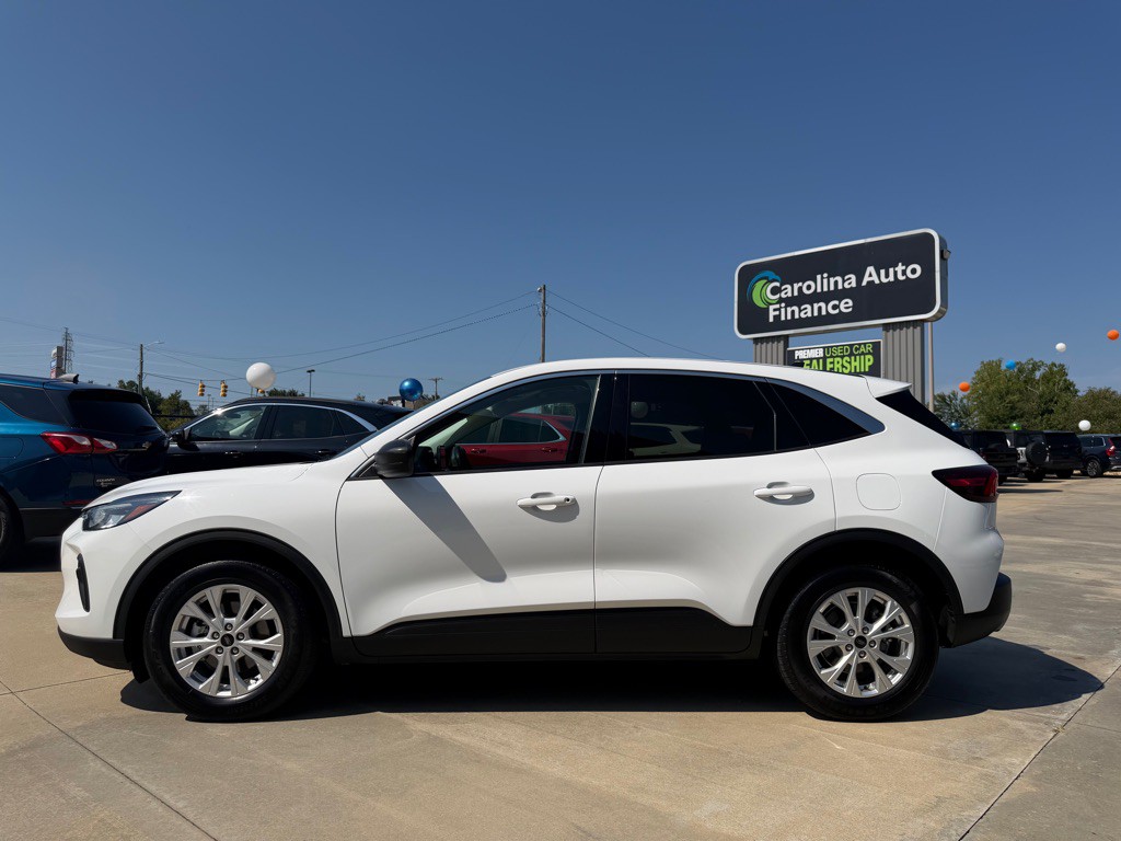 2024 Ford Escape Image 3
