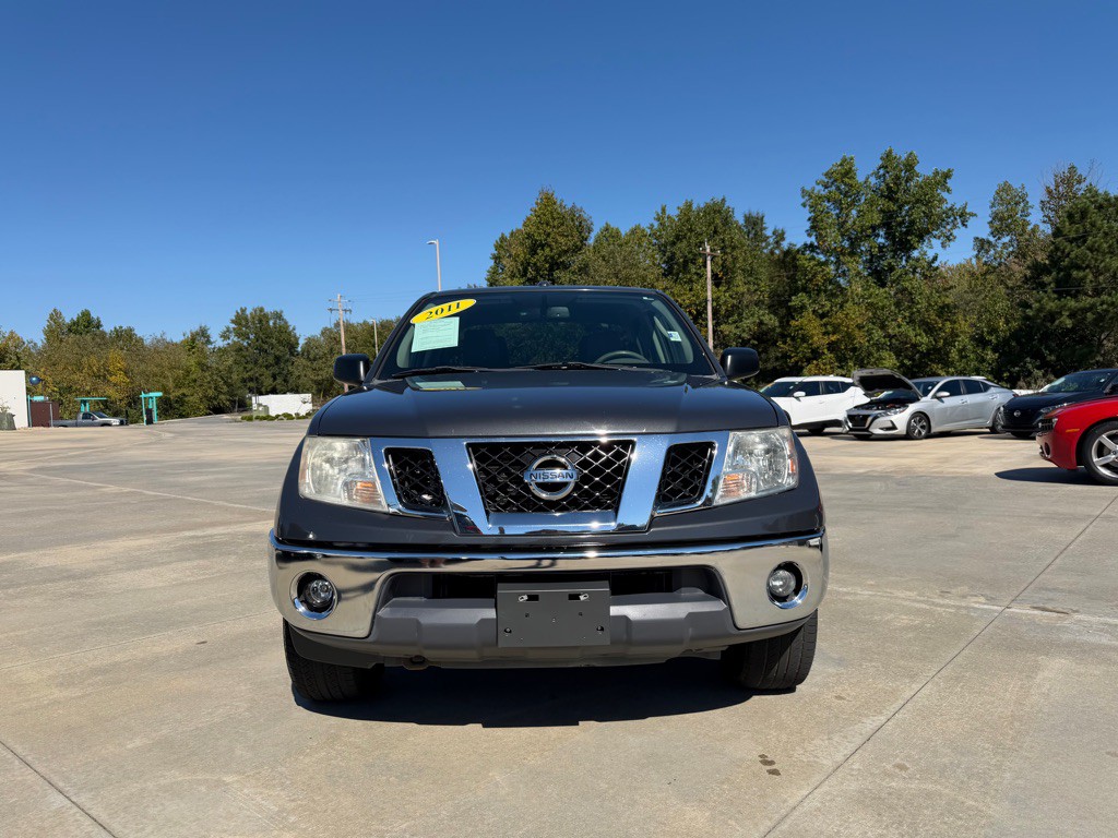 2011 Nissan Frontier Image 2