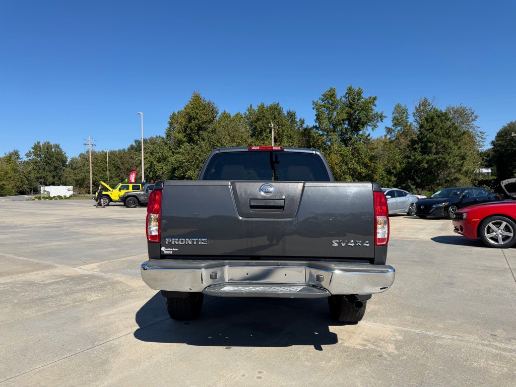 2011 Nissan Frontier Image 5