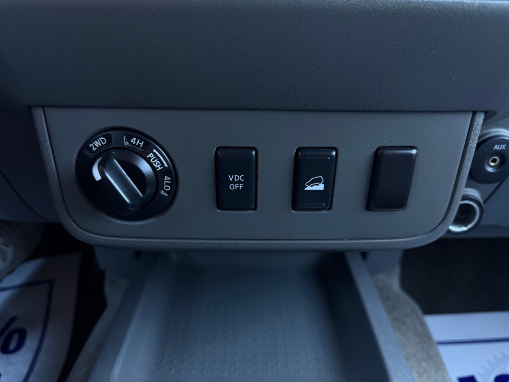 2011 Nissan Frontier Image 8