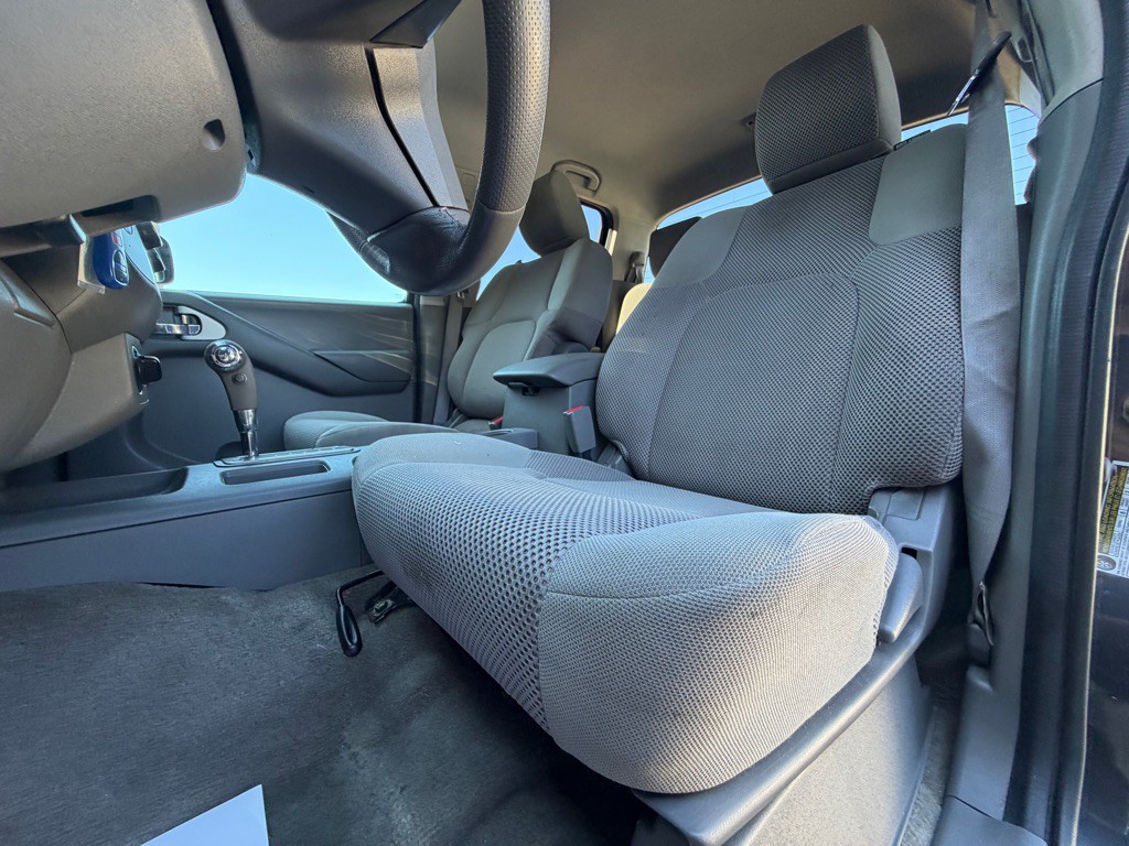 2011 Nissan Frontier Image 14