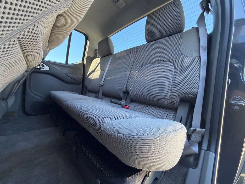2011 Nissan Frontier Image 15