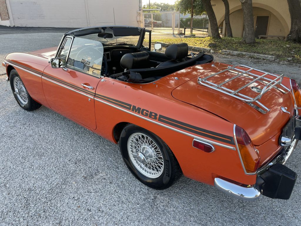 1974 MG Roadster Image 2