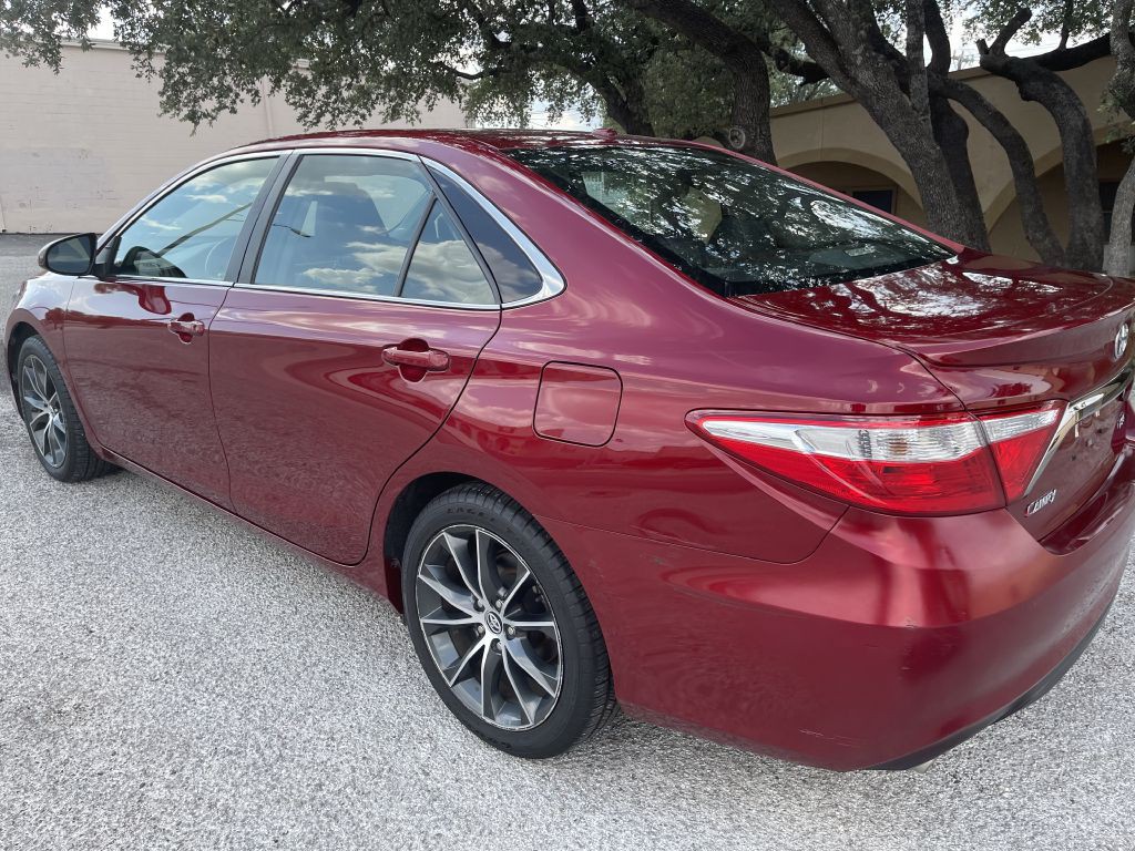 2015 Toyota Camry Image 2