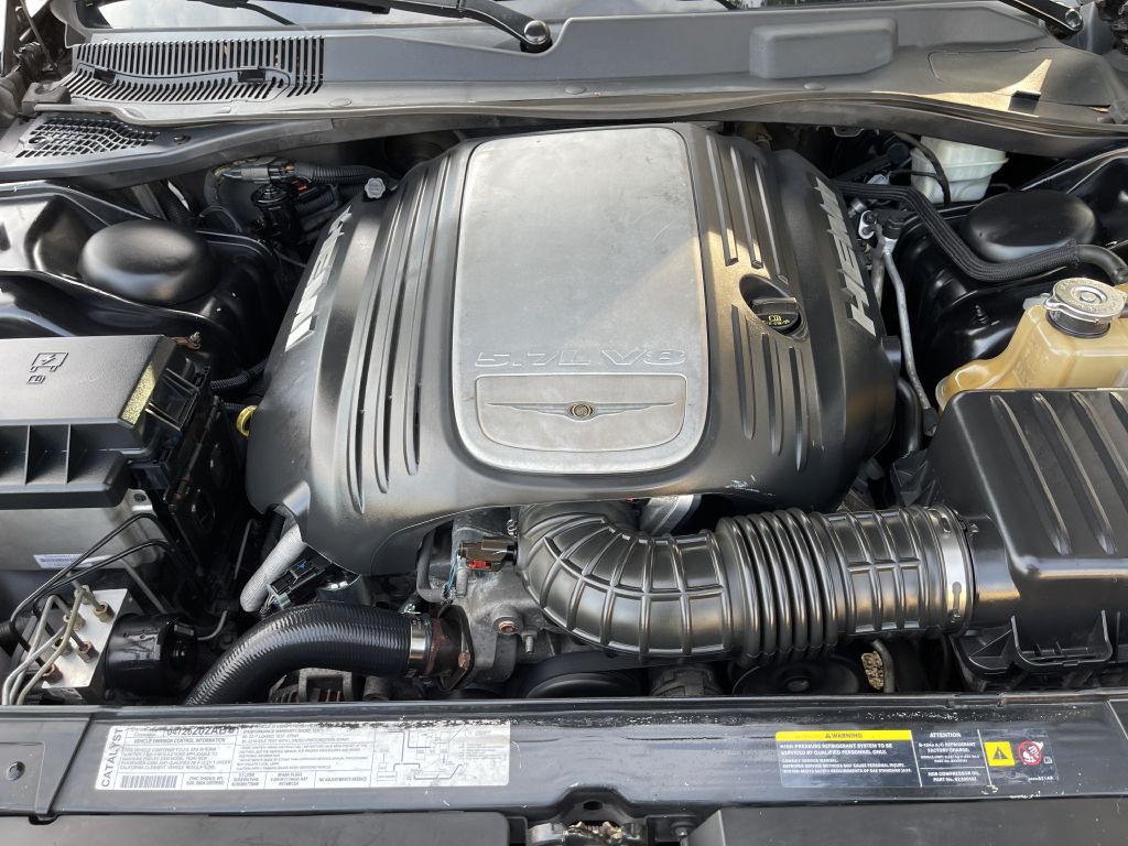 2005 Chrysler 300 Image 19