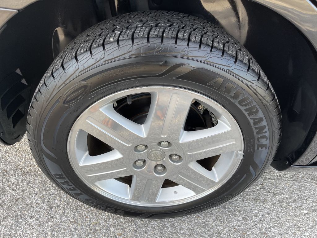 2005 Chrysler 300 Image 21