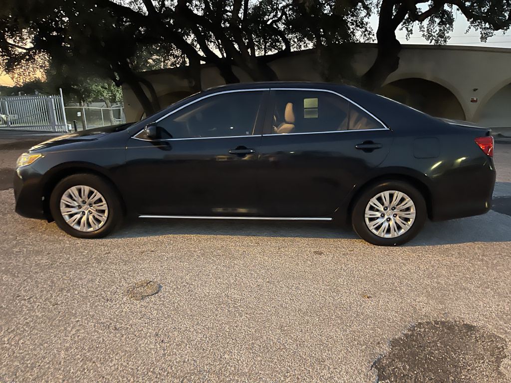 2012 Toyota Camry Image 1