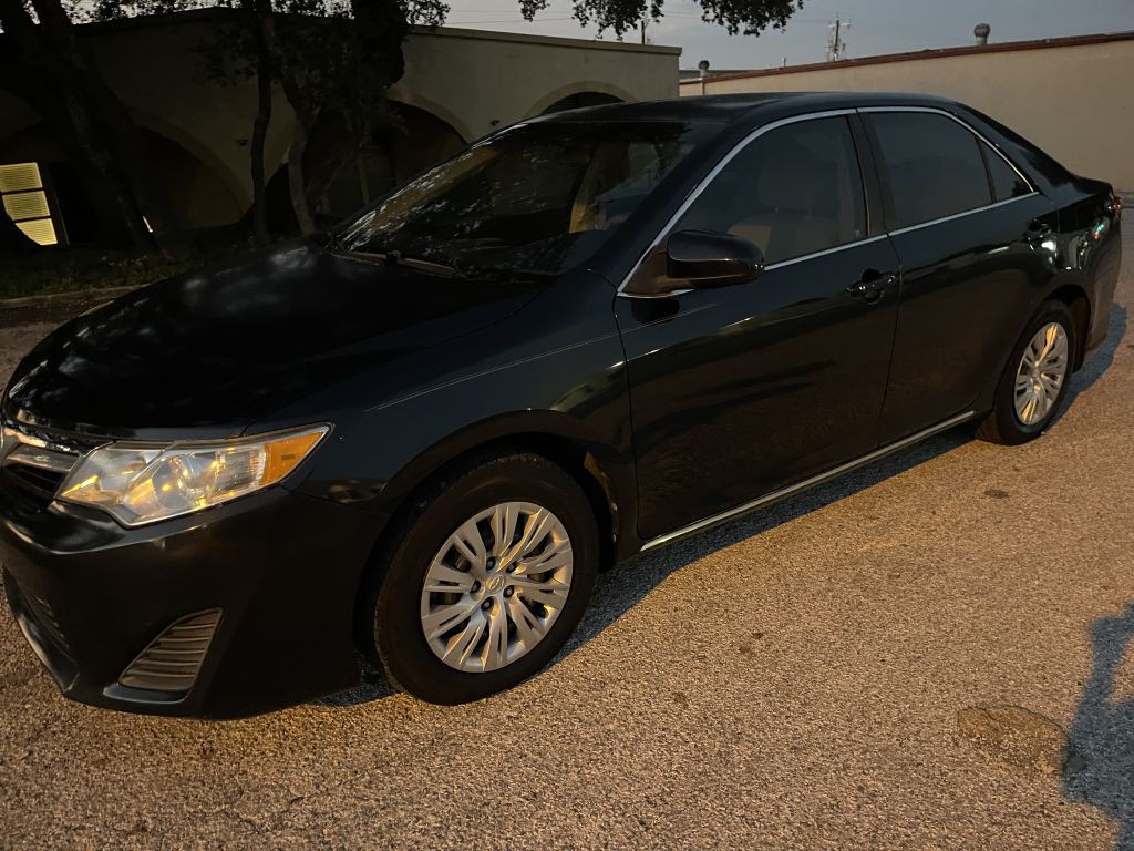2012 Toyota Camry Image 3