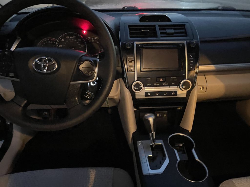 2012 Toyota Camry Image 13