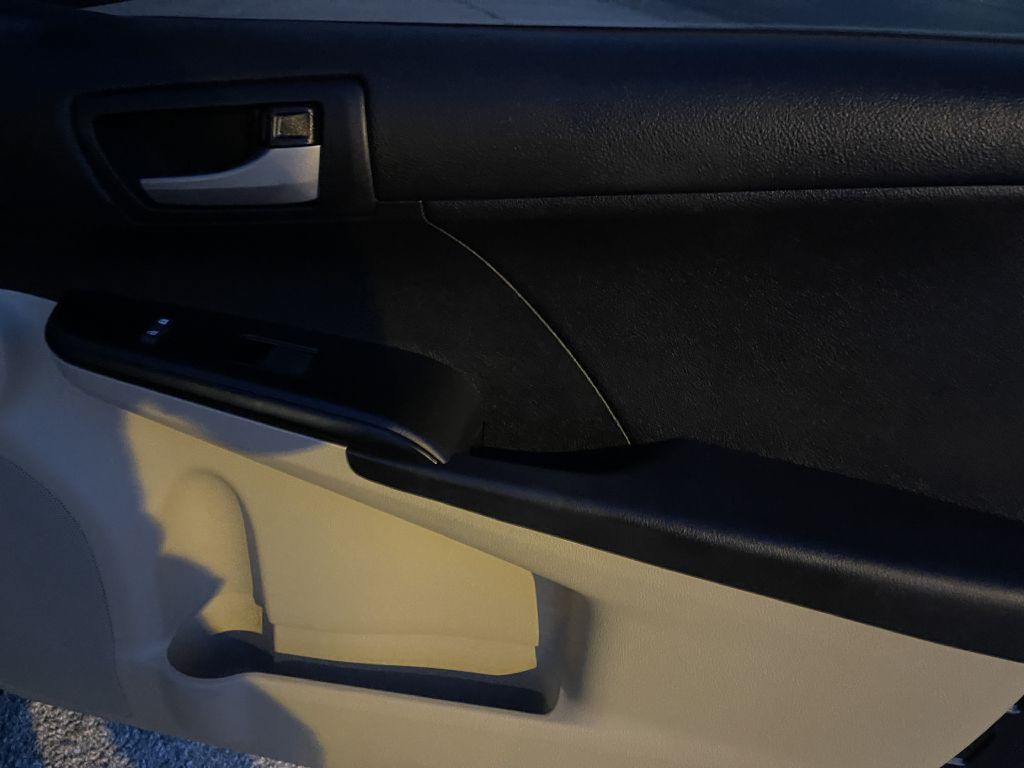 2012 Toyota Camry Image 16