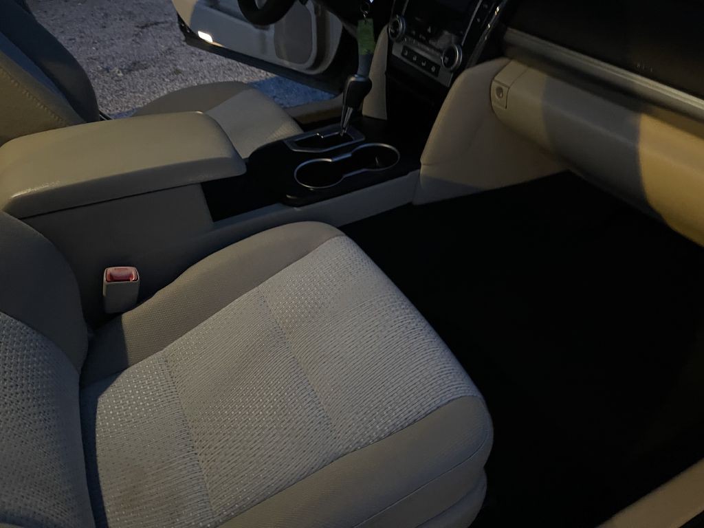 2012 Toyota Camry Image 17