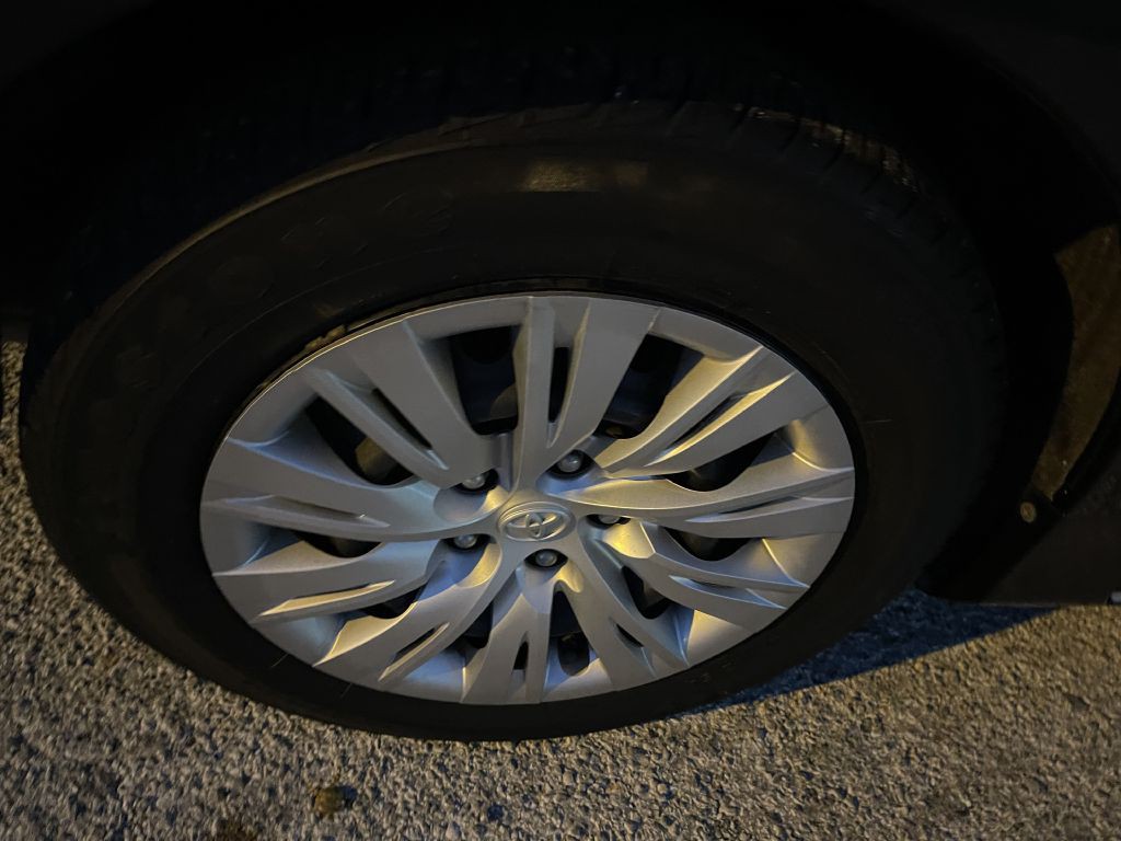 2012 Toyota Camry Image 23