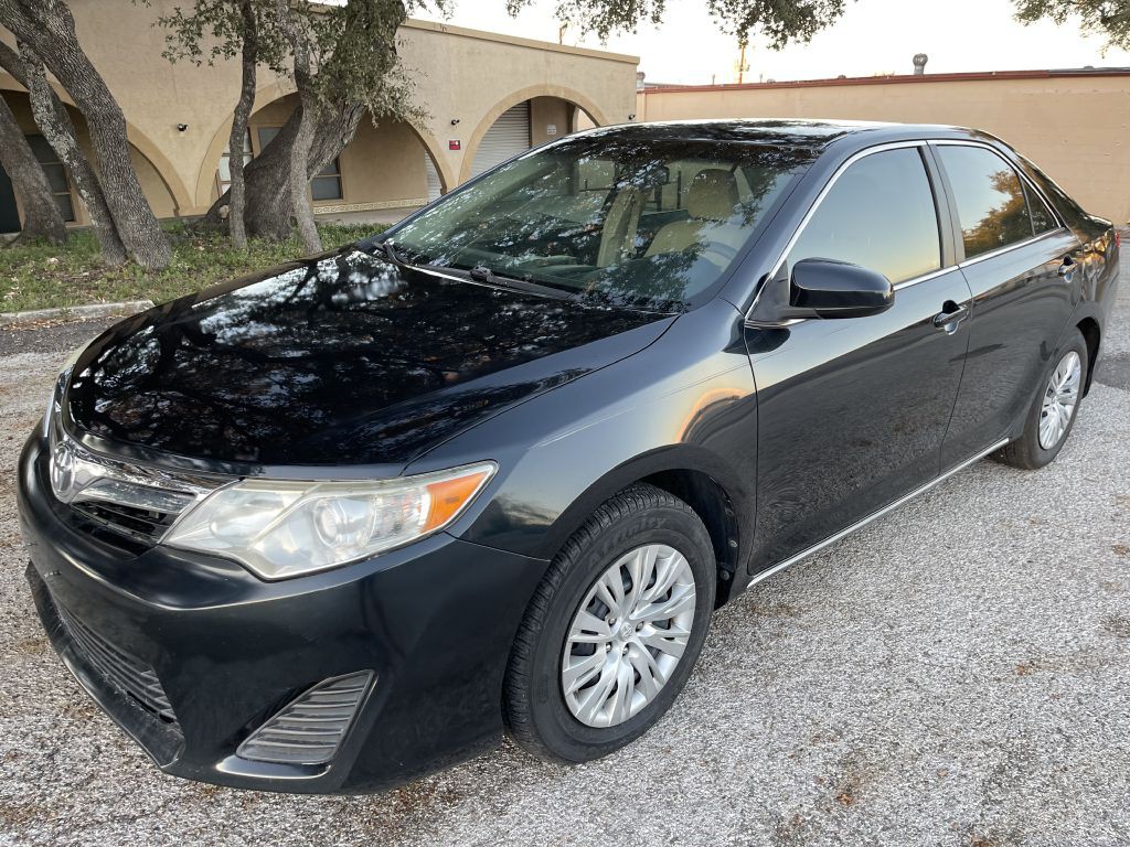 2012 Toyota Camry Image 3