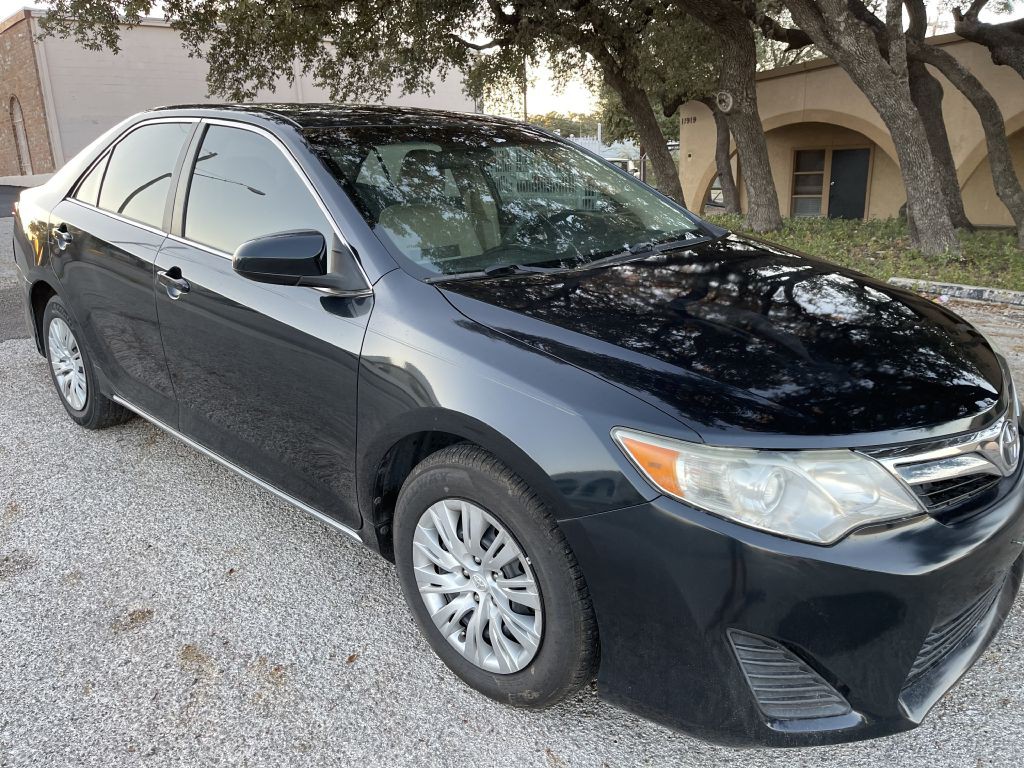 2012 Toyota Camry Image 5