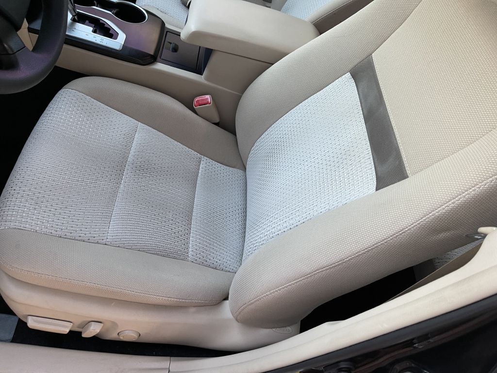 2012 Toyota Camry Image 10