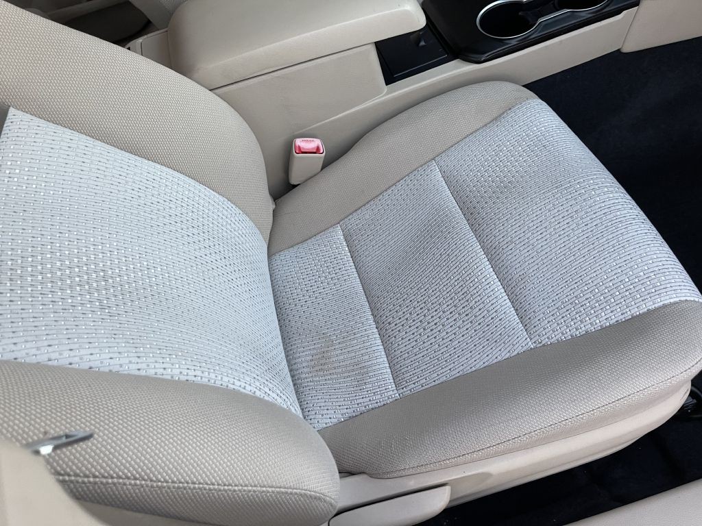 2012 Toyota Camry Image 16