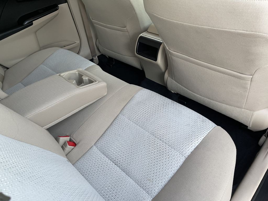 2012 Toyota Camry Image 18