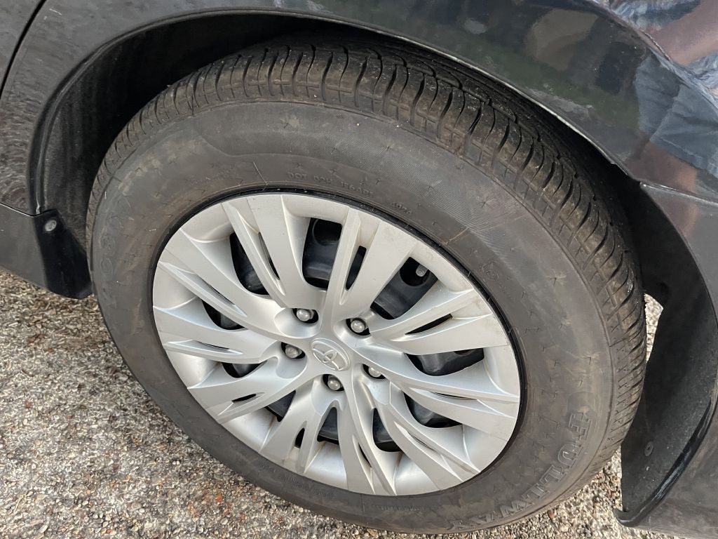 2012 Toyota Camry Image 21