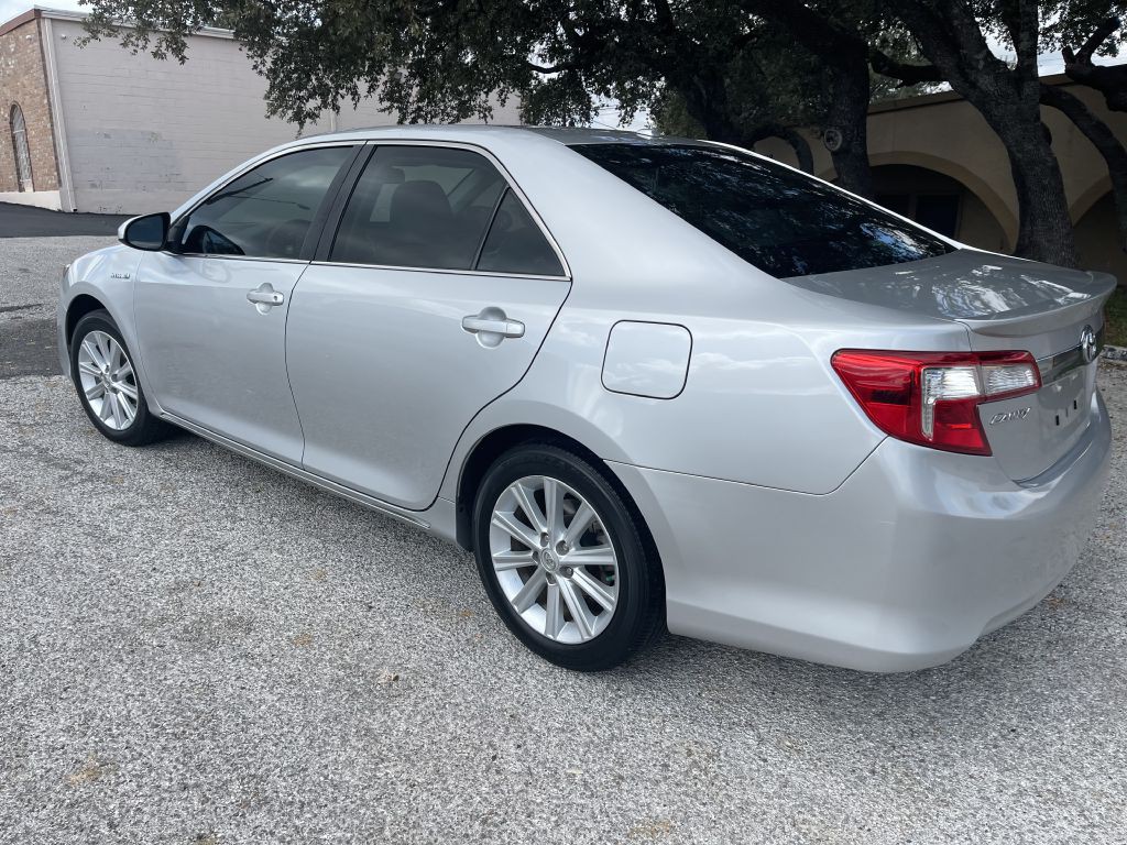 2012 Toyota Camry Image 2