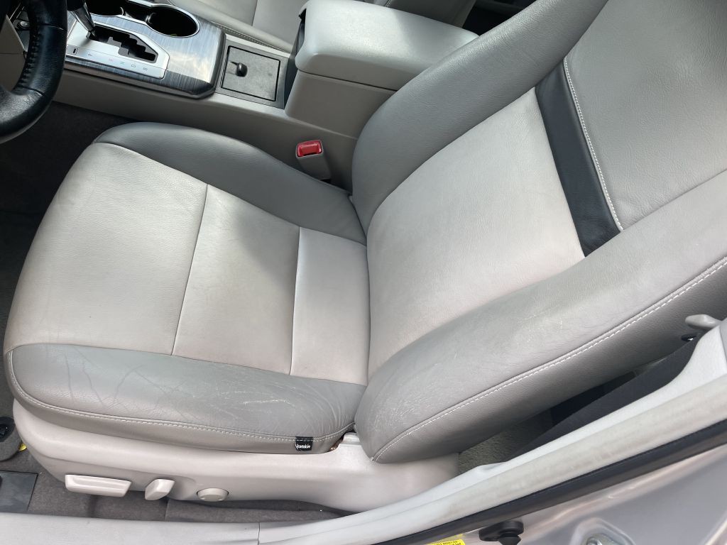 2012 Toyota Camry Image 10