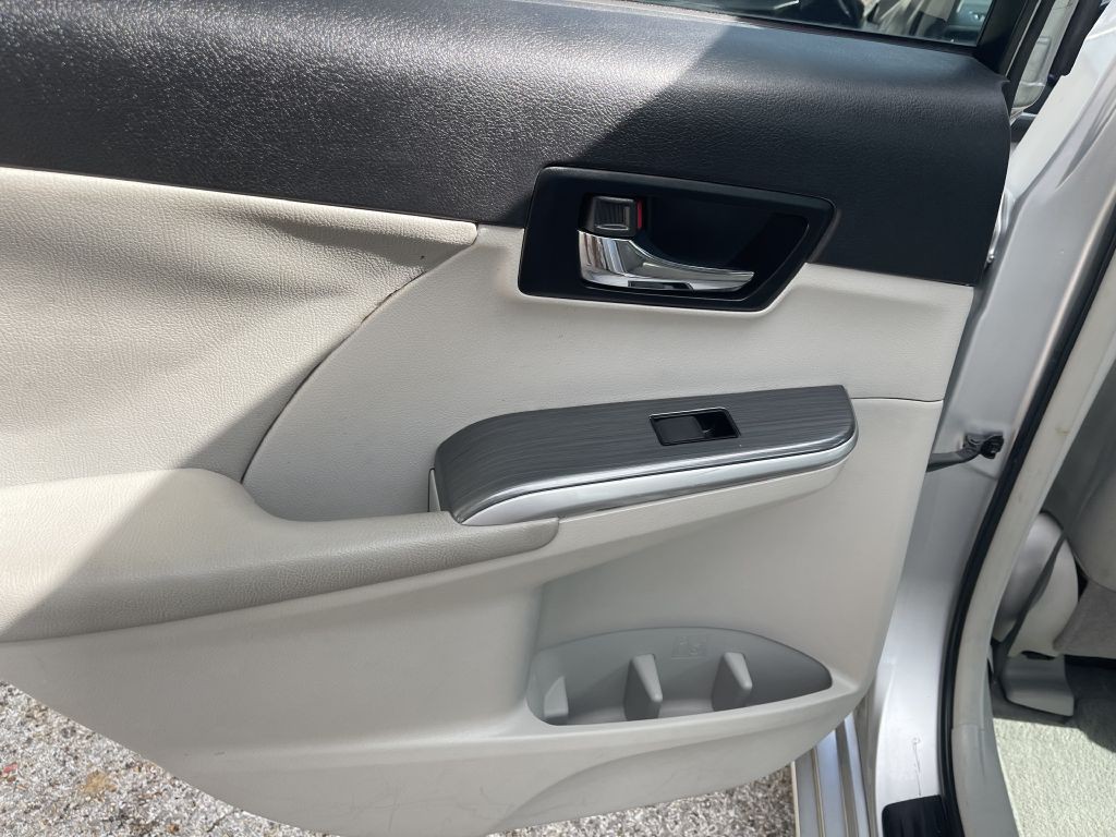 2012 Toyota Camry Image 14