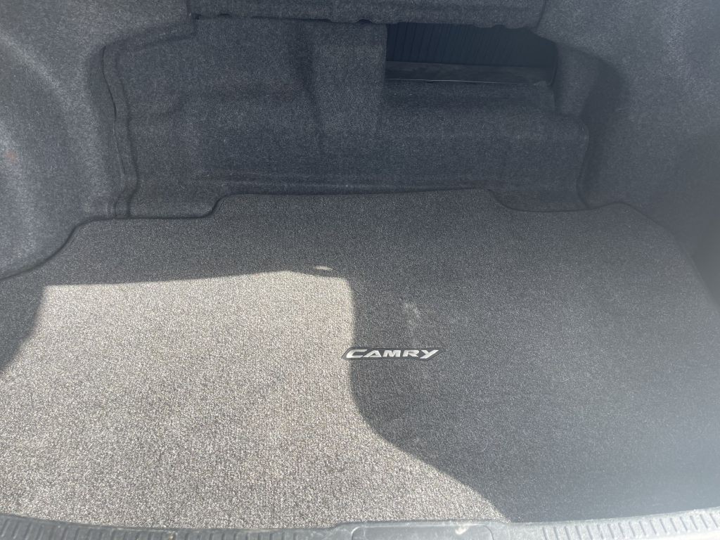 2012 Toyota Camry Image 21