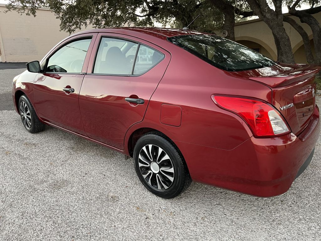 2019 Nissan Versa Image 2