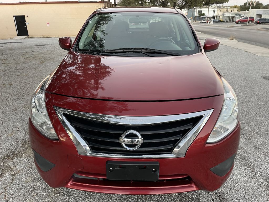 2019 Nissan Versa Image 4