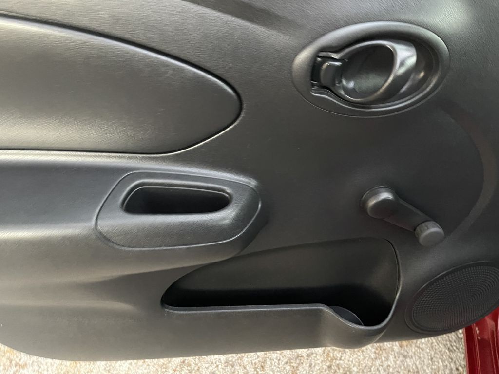 2019 Nissan Versa Image 9