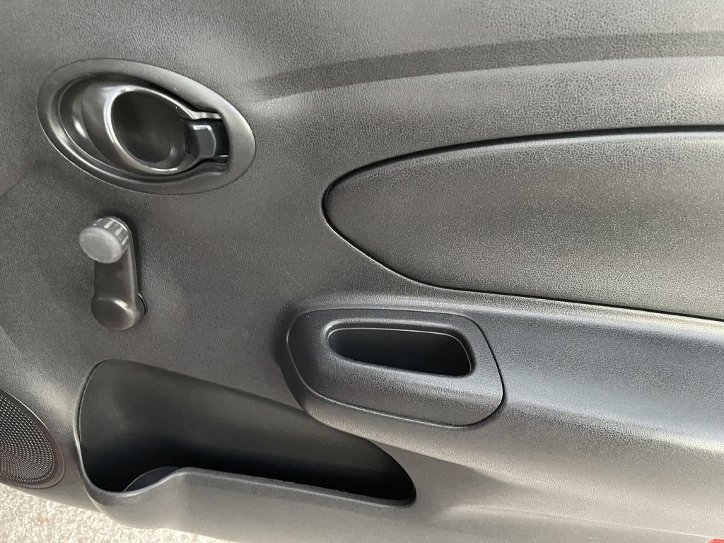 2019 Nissan Versa Image 15