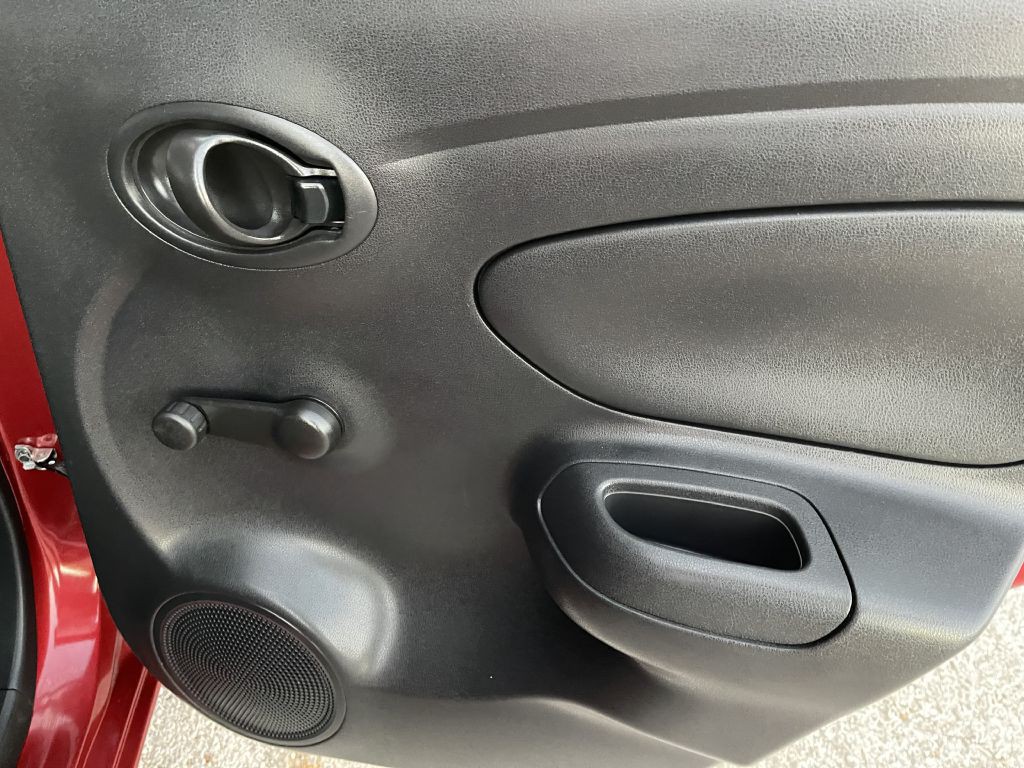2019 Nissan Versa Image 17