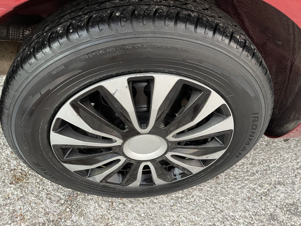 2019 Nissan Versa Image 21