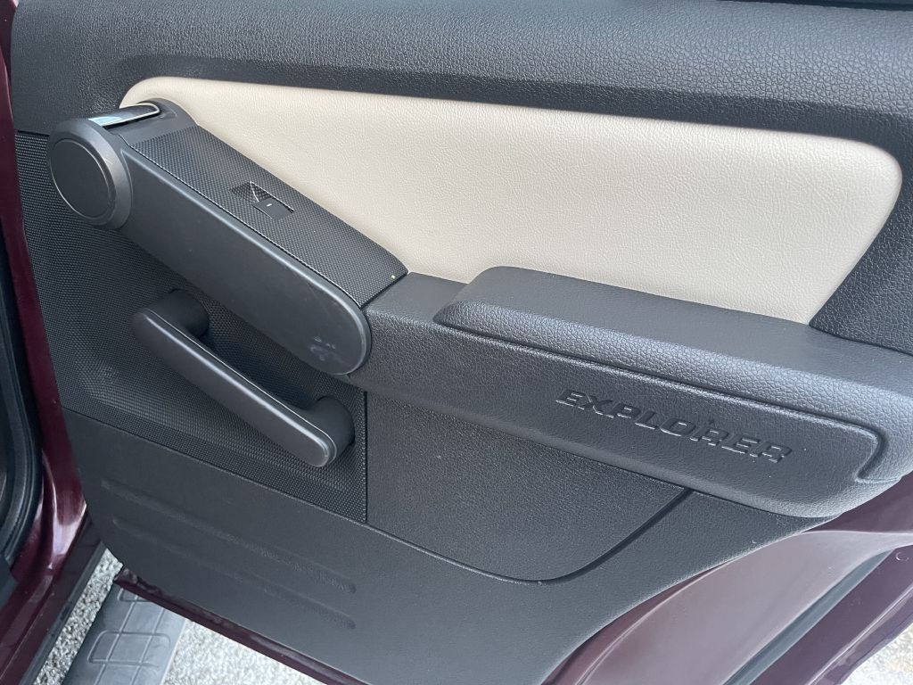 2007 Ford Explorer Image 17