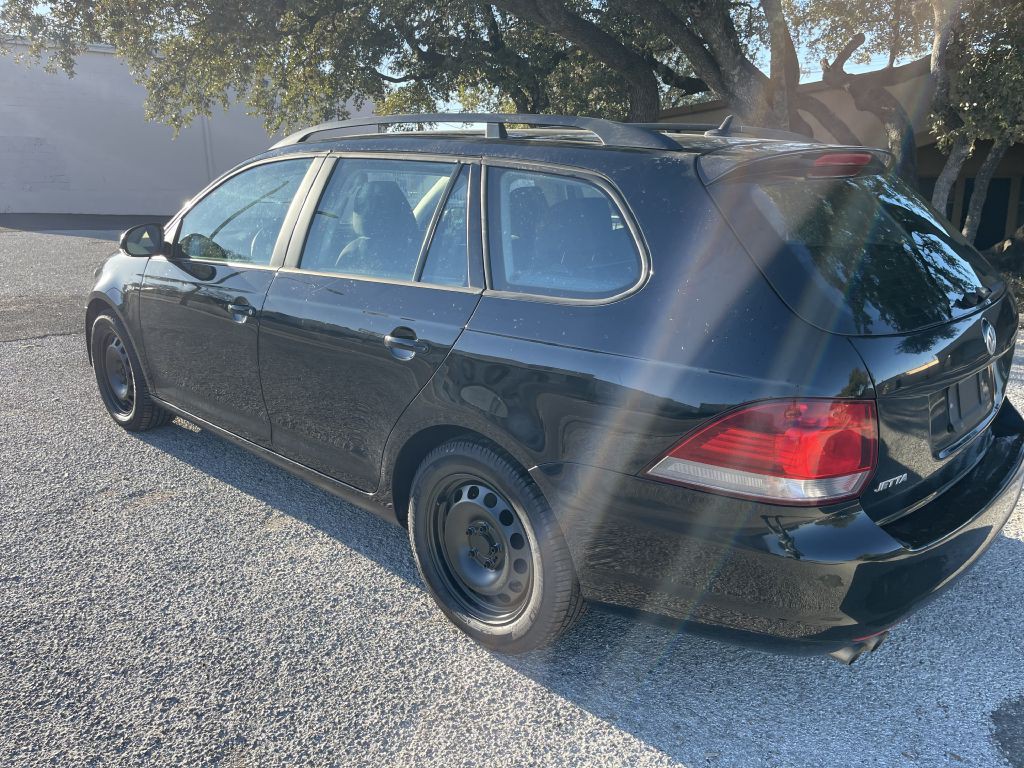 2013 Volkswagen Jetta Image 2