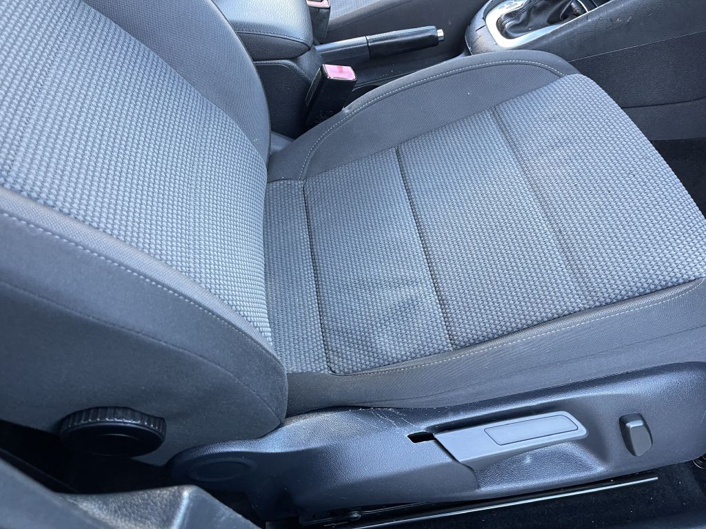 2013 Volkswagen Jetta Image 16