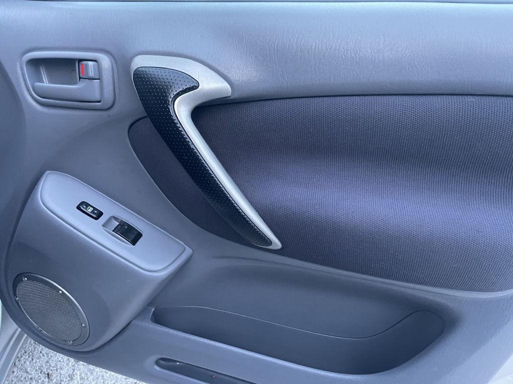 2002 Toyota Rav4 Image 16