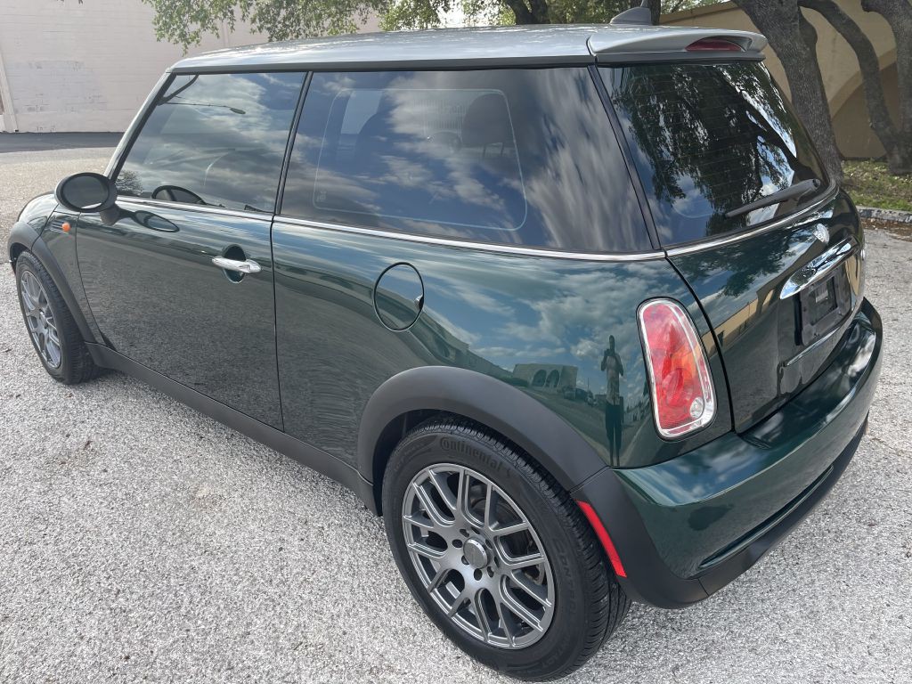 2006 MINI Cooper Image 2