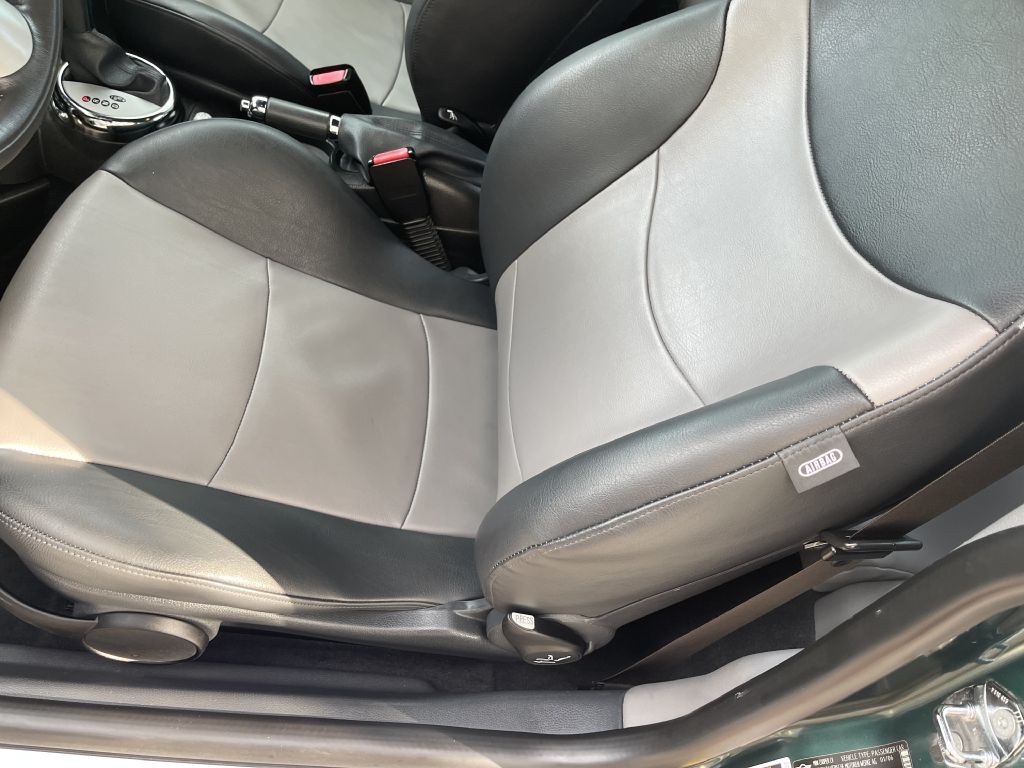 2006 MINI Cooper Image 10