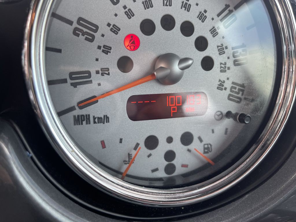 2006 MINI Cooper Image 11