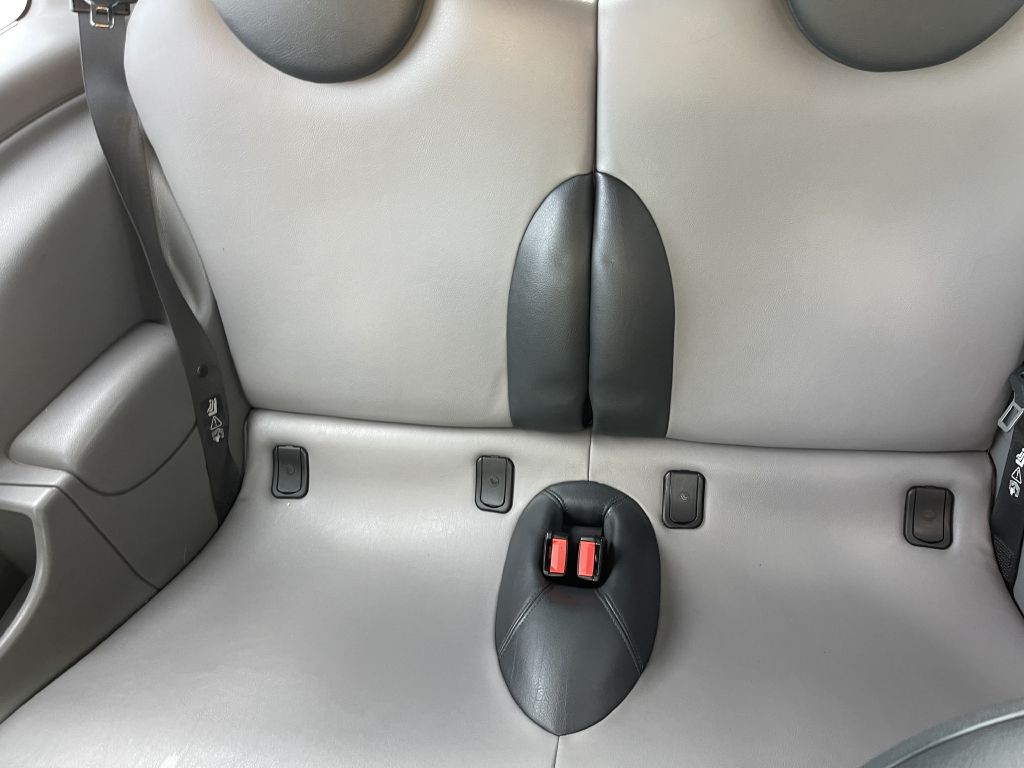 2006 MINI Cooper Image 12