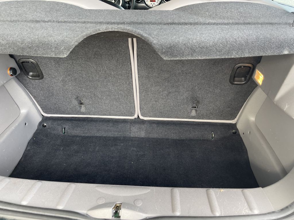 2006 MINI Cooper Image 16