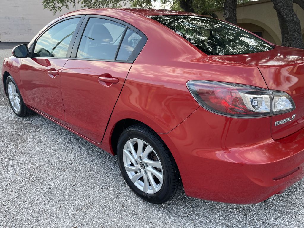 2013 Mazda Mazda3 Image 2