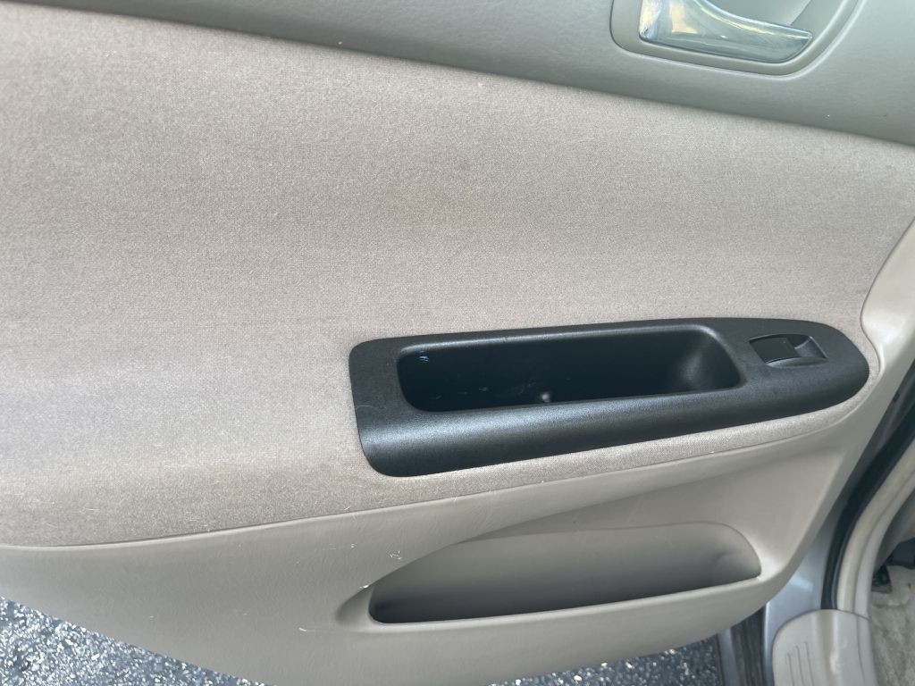 2005 Toyota Camry Image 13